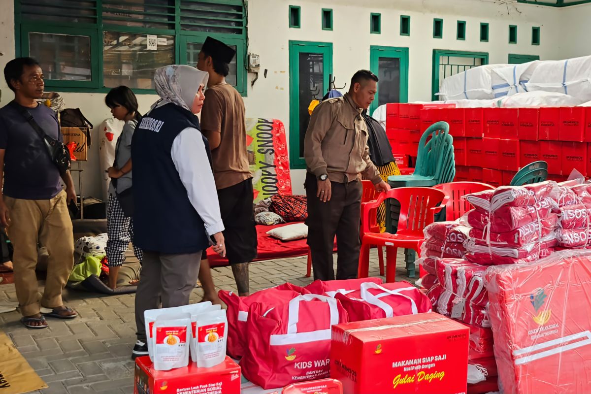 Kemensos Beri Bantuan Rp2,09 Miliar untuk Korban Banjir Jabodetabek
