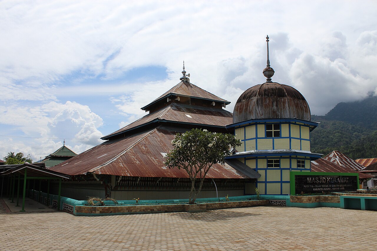 Masjid Keramat Berusia 240 Tahun Tetap Kokoh di Kerinci