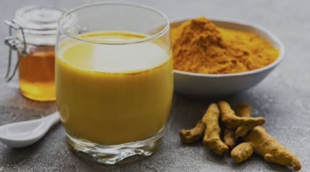 7 Manfaat Minum Air Kunyit Setiap Pagi untuk Menjaga Kesehatan Tubuh