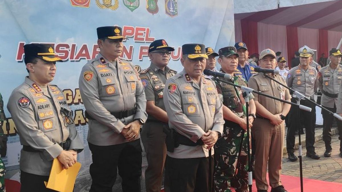 Kapolda Metro Jaya Ingatkan Anggota Tidak Lengah Amankan Hari Buruh 2025 di Monas