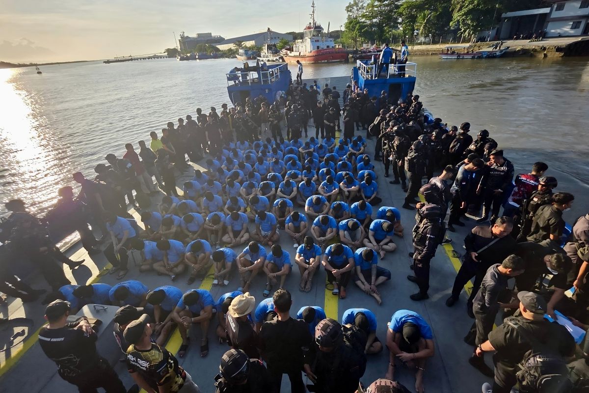 100 Napi Risiko Tinggi Dipindahkan ke Nusakambangan, Ditempatkan di Lapas Super Maksimum