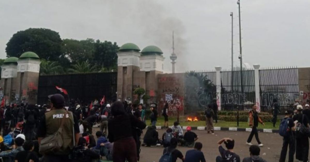 Demo Tolak RUU ODOL, 6 Orang Ditangkap Polisi di Depan DPR
